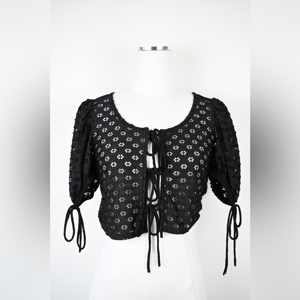 Bishop + Young Floral Cutout Short Sleeve Top NWOT